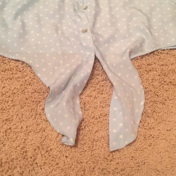 F21 button tie off shirt - Picture 2 of 5